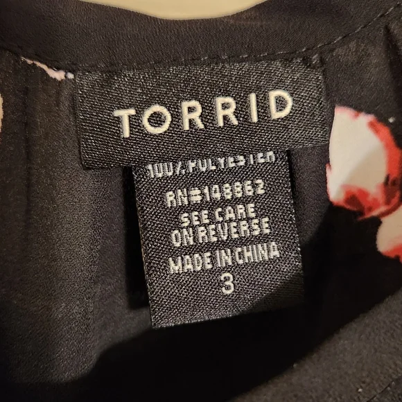 Torrid 3X Women's cold shoulder black floral blouse w/elastic bottom - Picture 2 of 6